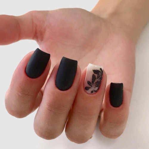 Черные короткие ногти