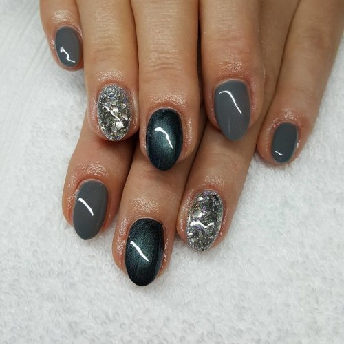Кошачий глаз серый маникюр