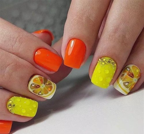 Маникюр с апельсинами