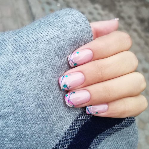 Маникюр френч летний