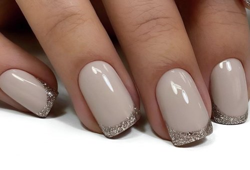 Серебристый френч на короткие ногти