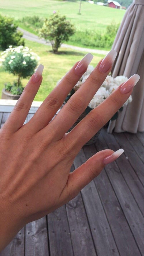 Длинные ногти естественные