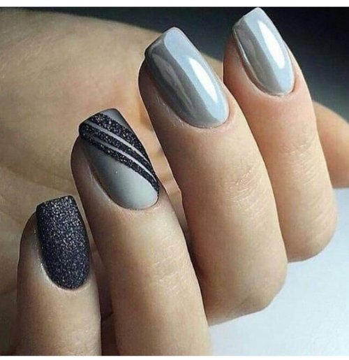 Маникюр в серых тонах