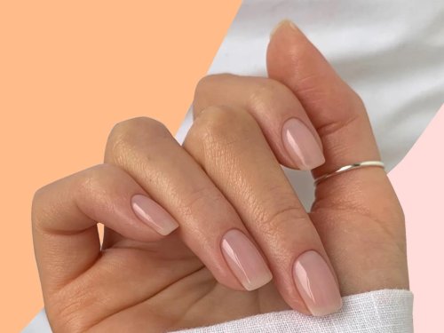 Нюдовый маникюр на короткие ногти квадратной формы