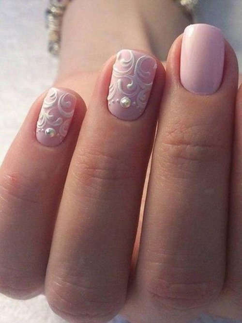 Нежные маникюры