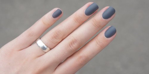 Матовый маникюр на короткие ногти однотонный