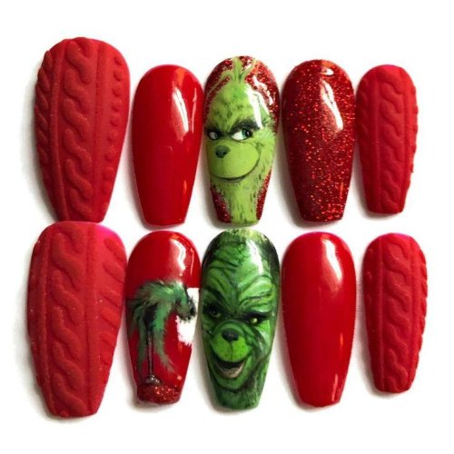 Маникюр гринч