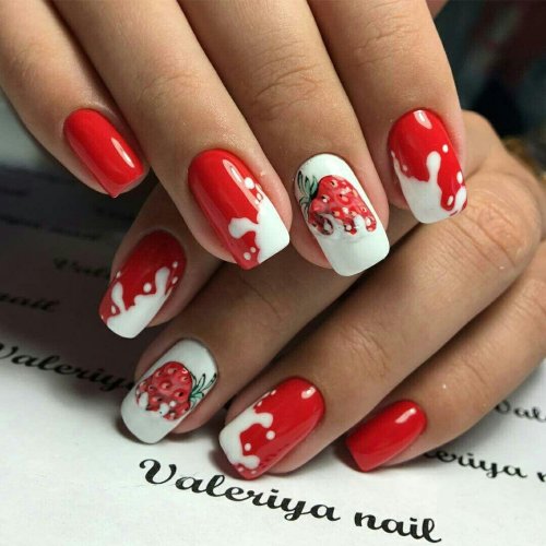 Красно белый маникюр с дизайном