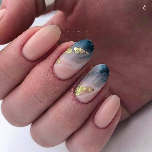 Маникюр с разводами