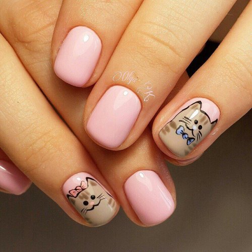 Маникюр на короткие ногти с котиками