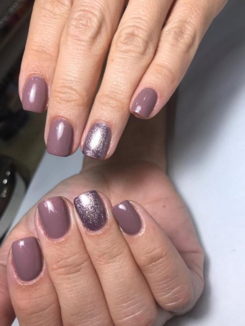Маникюр на короткие ногти кошачий глаз светлые