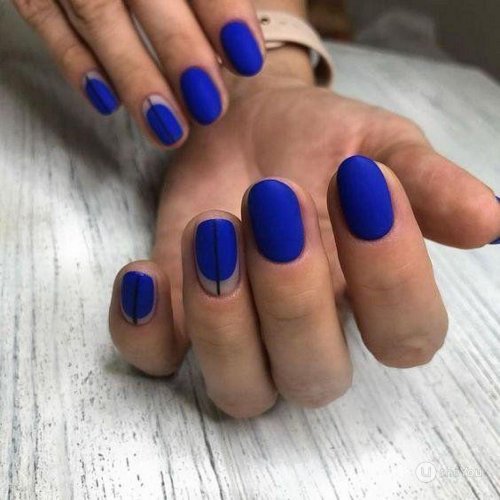 Синий матовый маникюр на короткие ногти