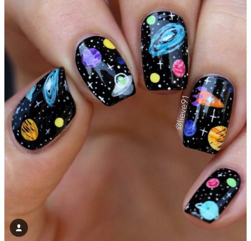 Маникюр космический