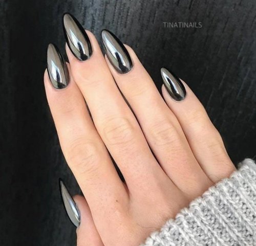 Маникюр черный с втиркой