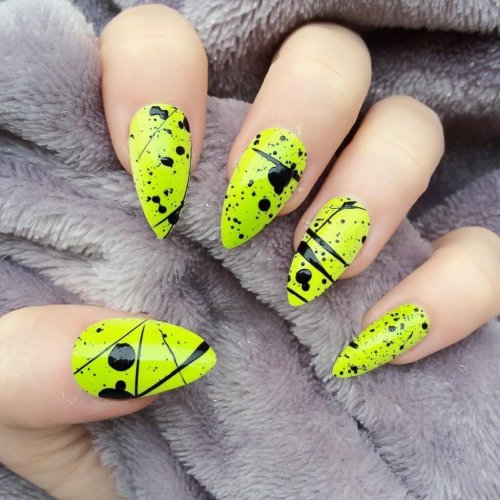 Маникюр яркие