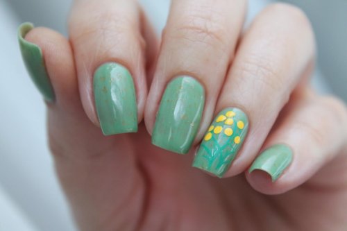 Маникюр подснежники