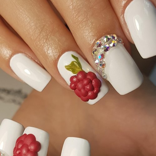Ногти с фруктами