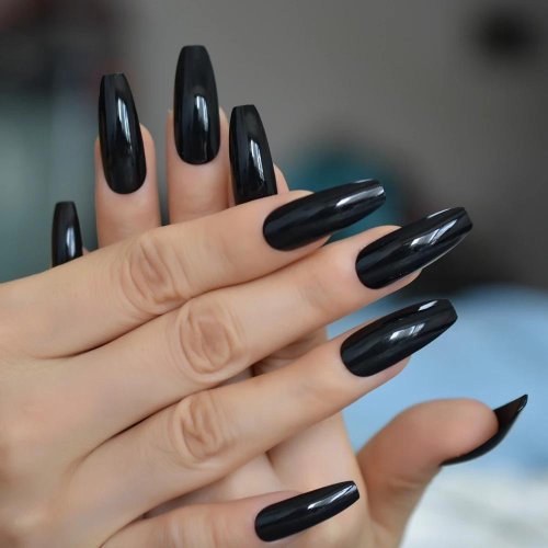 Черные длинные ногти