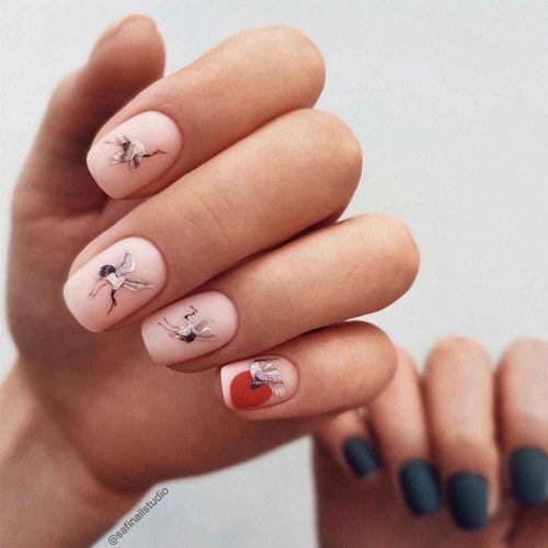 Нежный маникюр на короткие ногти