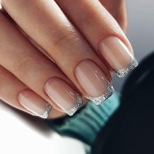 Серебристый френч на короткие ногти