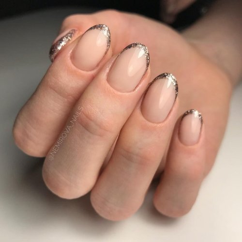 Серебристый френч на короткие ногти