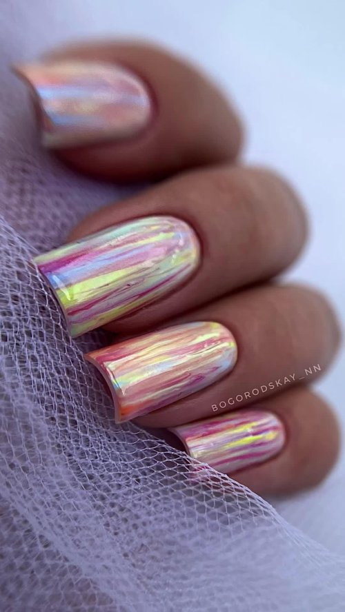 Маникюр втирка розовый