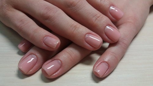 Укрепление гелем натуральных ногтей