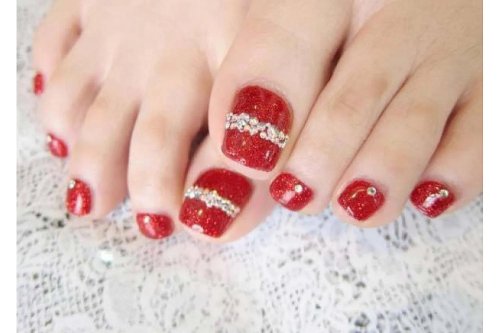 Красный педикюр