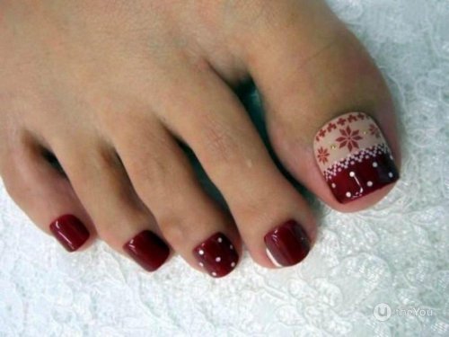 Новогодний педикюр