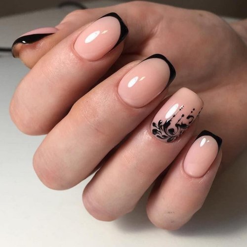 Черный френч на короткие ногти