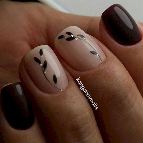 Маникюр на короткие ногти веточки