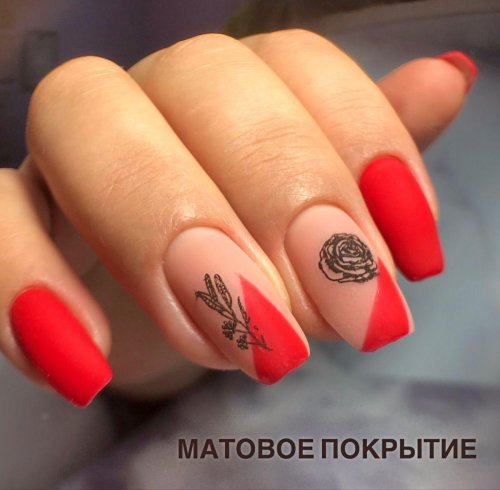 Красный матовый маникюр