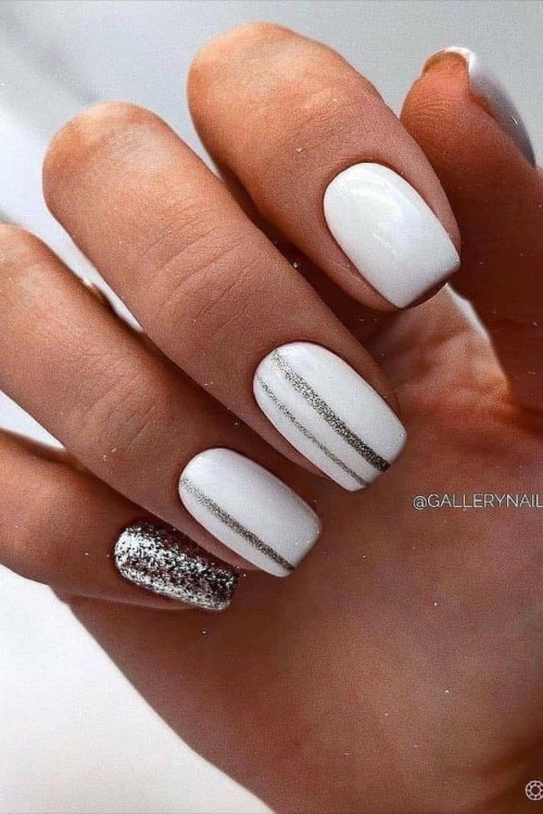 Белый маникюр на короткие квадратные ногти