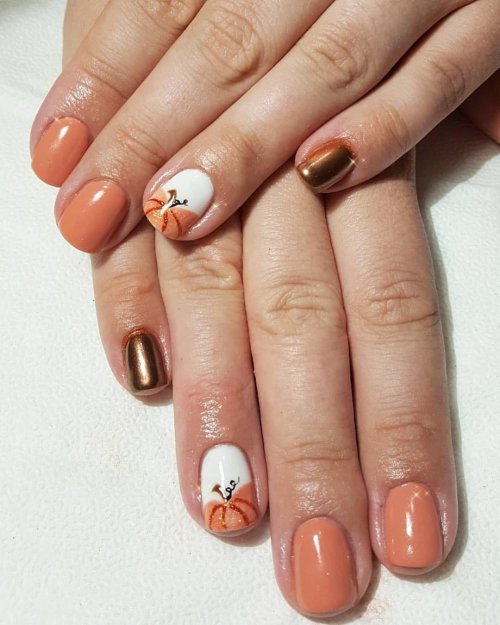 Маникюр на короткие ногти осенний