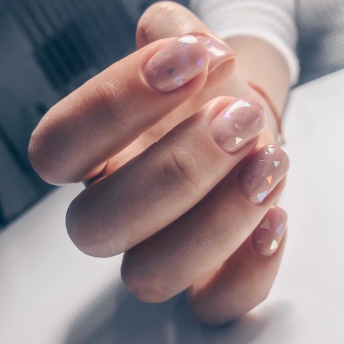 Прозрачные ногти короткие