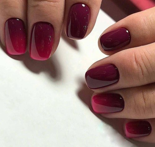 Бордовый маникюр на короткие ногти