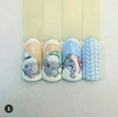 Новогодний маникюр с мишкой тедди