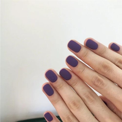 Матовый маникюр на короткие ногти