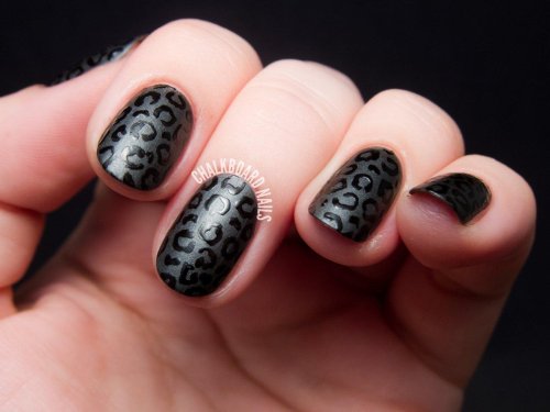 Маникюр леопардовый матовый
