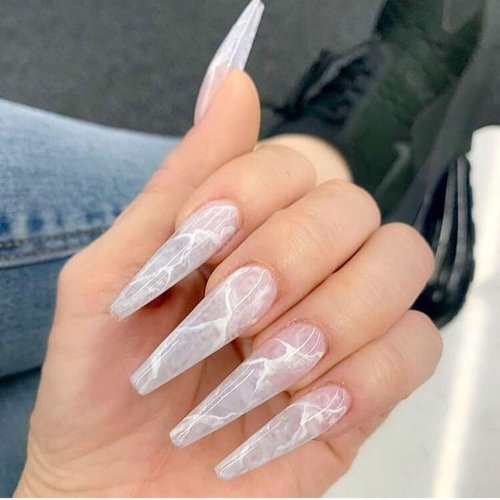 Прозрачный маникюр на длинные ногти