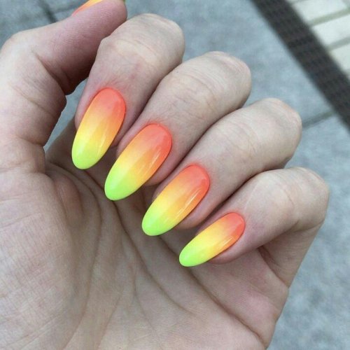 Маникюр омбре оранжевый