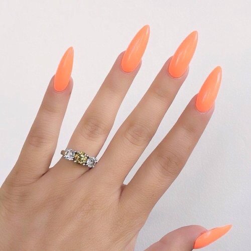 Коралловый френч миндаль