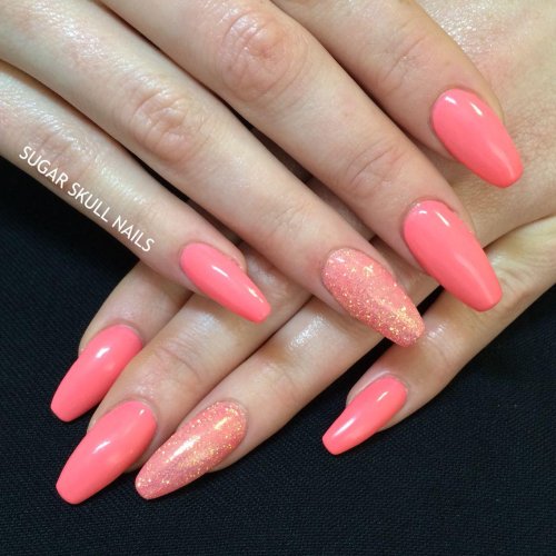 Коралловый френч миндаль