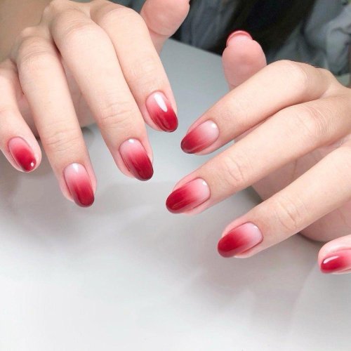 Маникюр на короткие ногти омбре