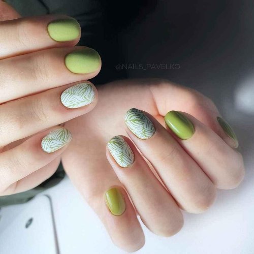 Фисташковый маникюр