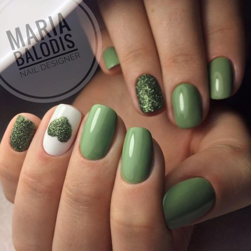 Зеленый маникюр на короткие ногти