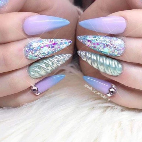 Ногти с единорожками