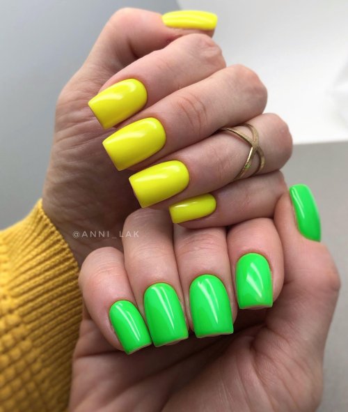 Маникюр яркие