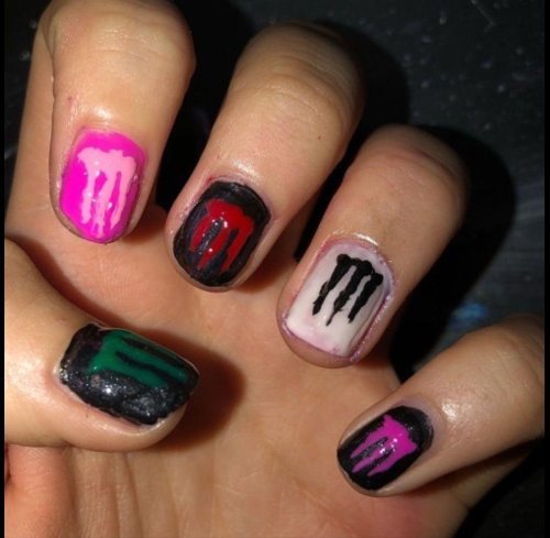 Маникюр monster energy