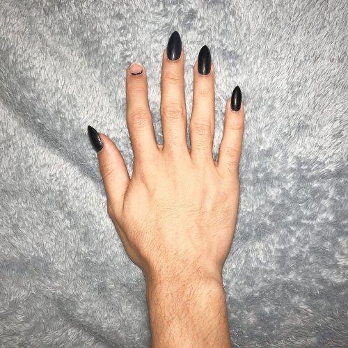 Черные длинные ногти